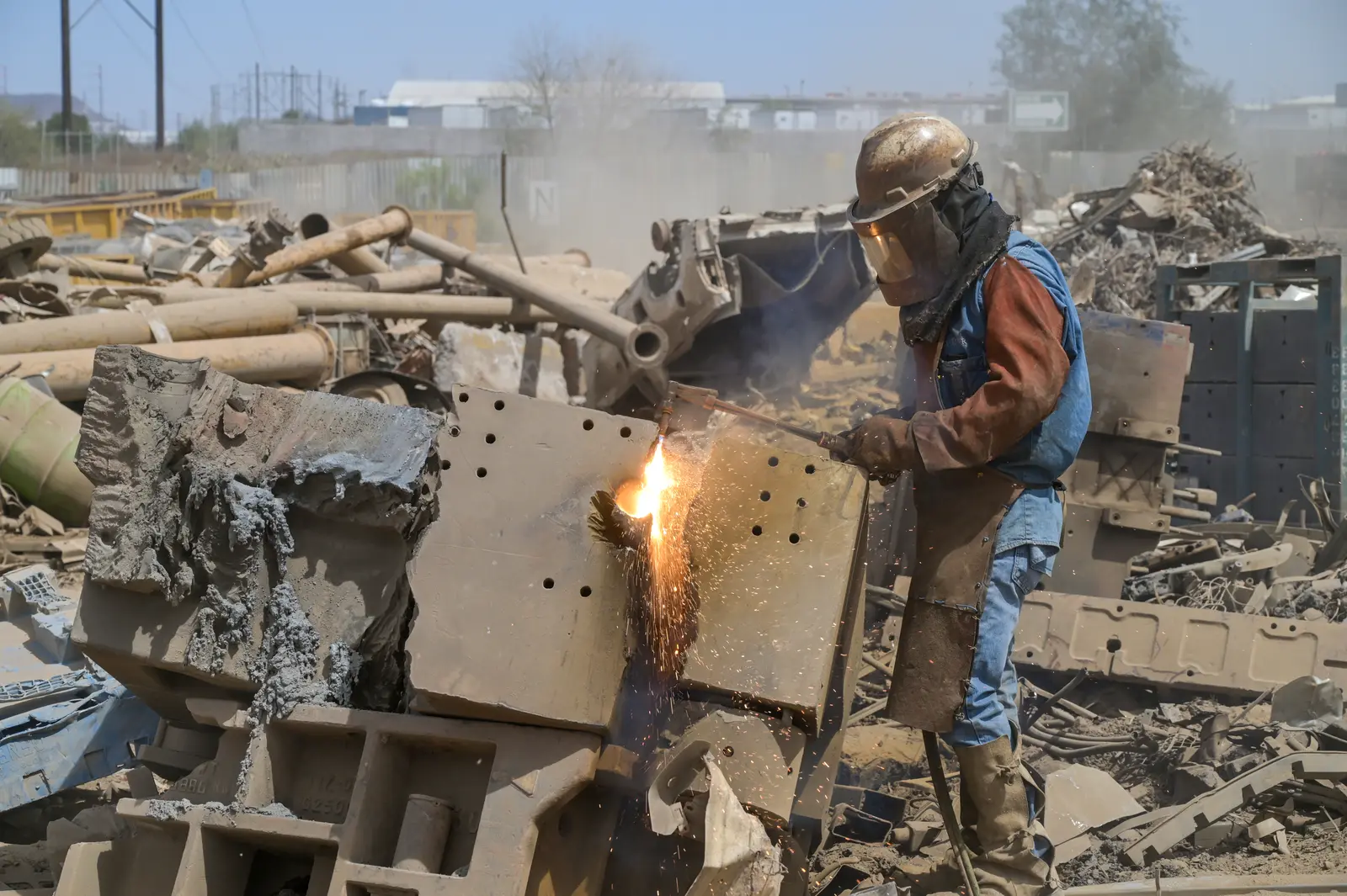 Cutting heavy machinery